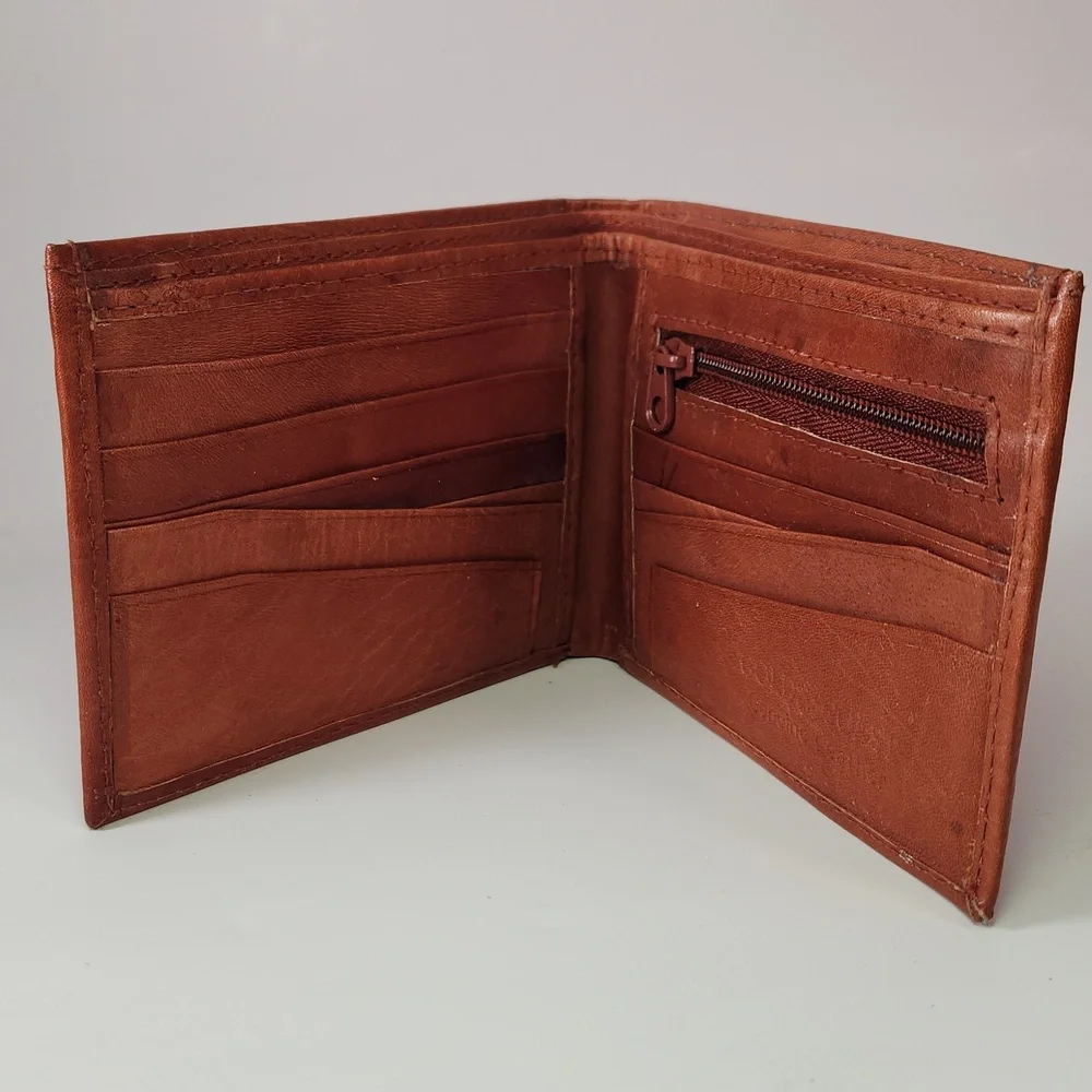Gold Coast Leathet Billfold With Zipper Compartments EUC